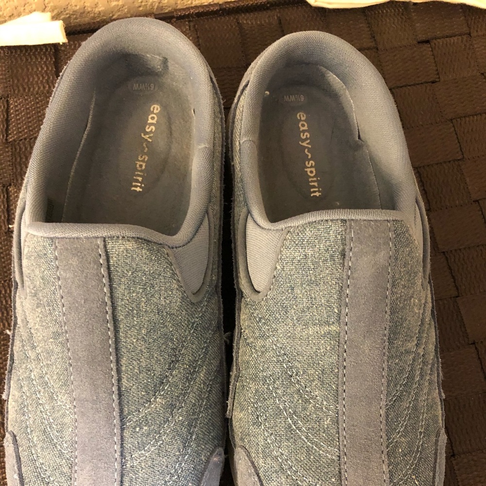 Never worn Easy Spirit slide on athletic shoes